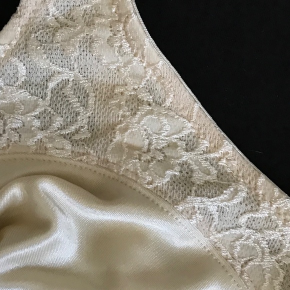 BREEZIES Bra Full Coverage Underwire UltimAir Cream Tan Size 44DD Size 44E - Picture 5 of 16